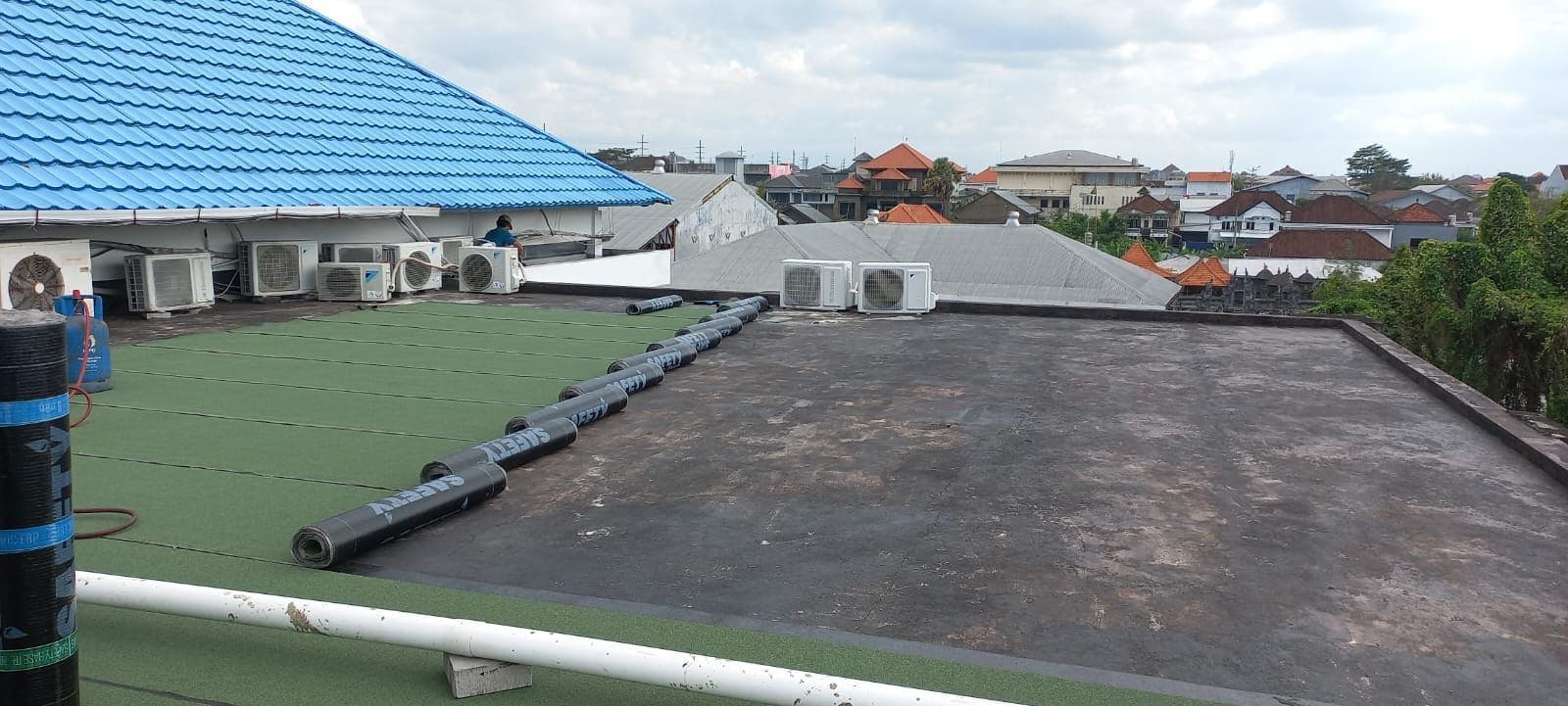 Pemasangan Waterproofing Membrane Bakar Sekolah Highscoop Indonesia